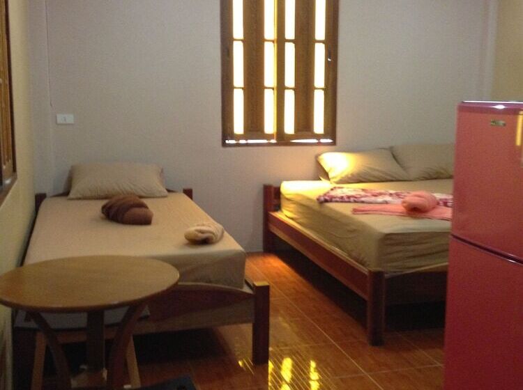 Pensió Wandee Guesthouse