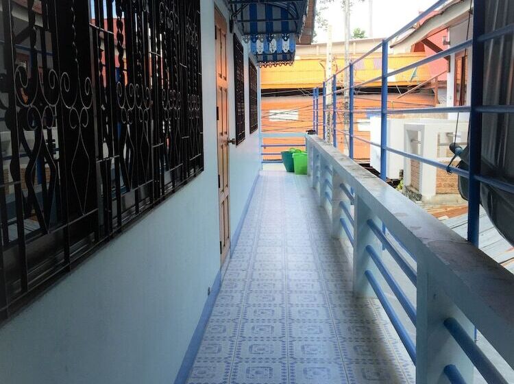 Pensió Wandee Guesthouse