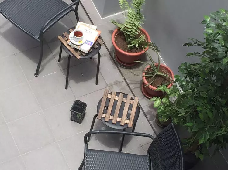 Five Stones Hostel