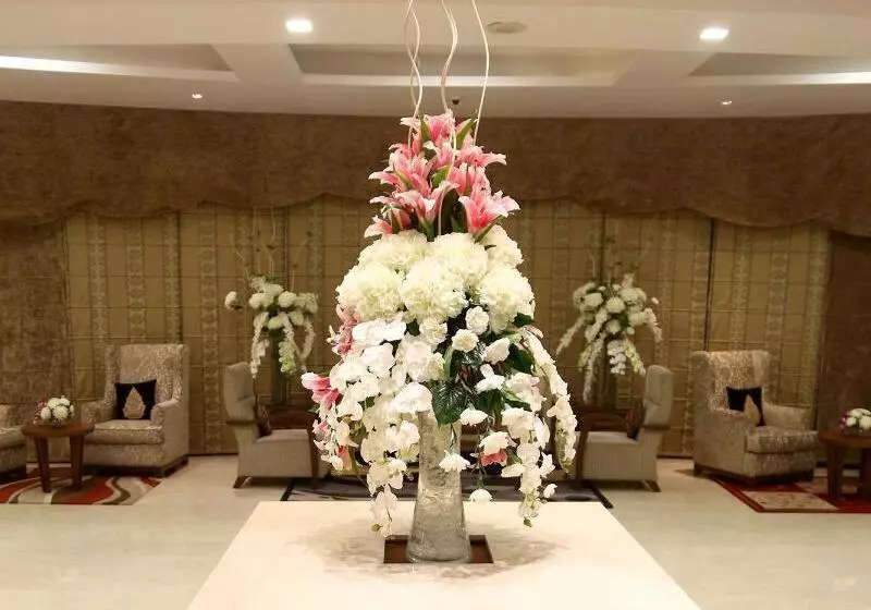 Grand Notting Hills  And Resorts