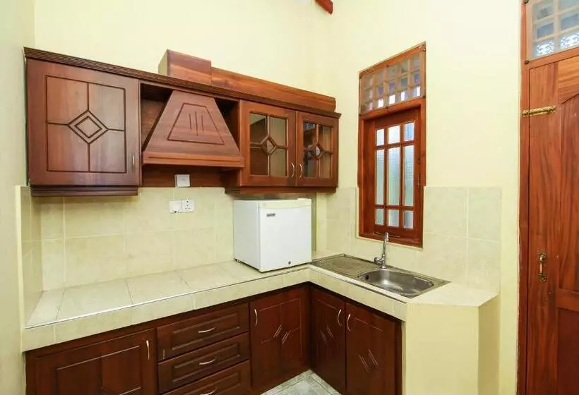 Hotel Airport Green View Resort