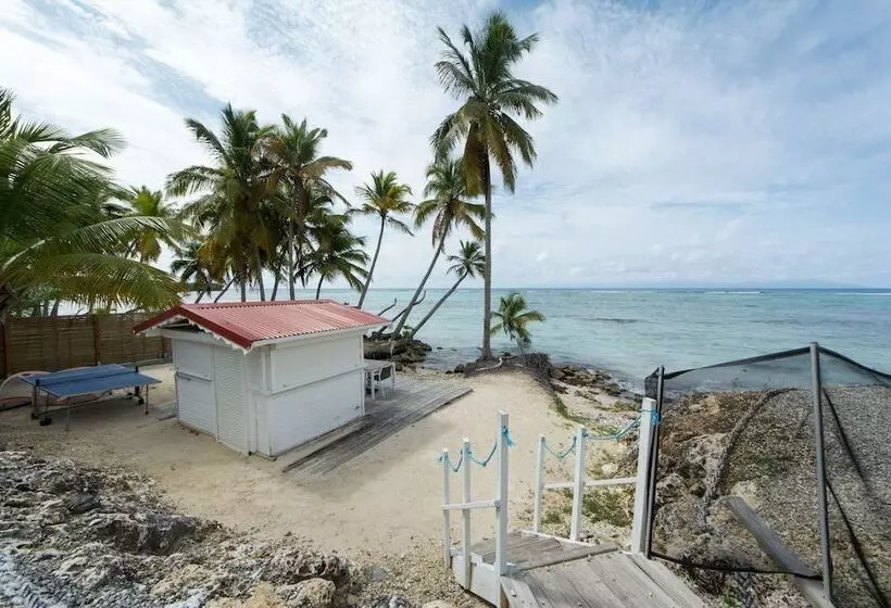 هتل Coco Beach Mariegalante