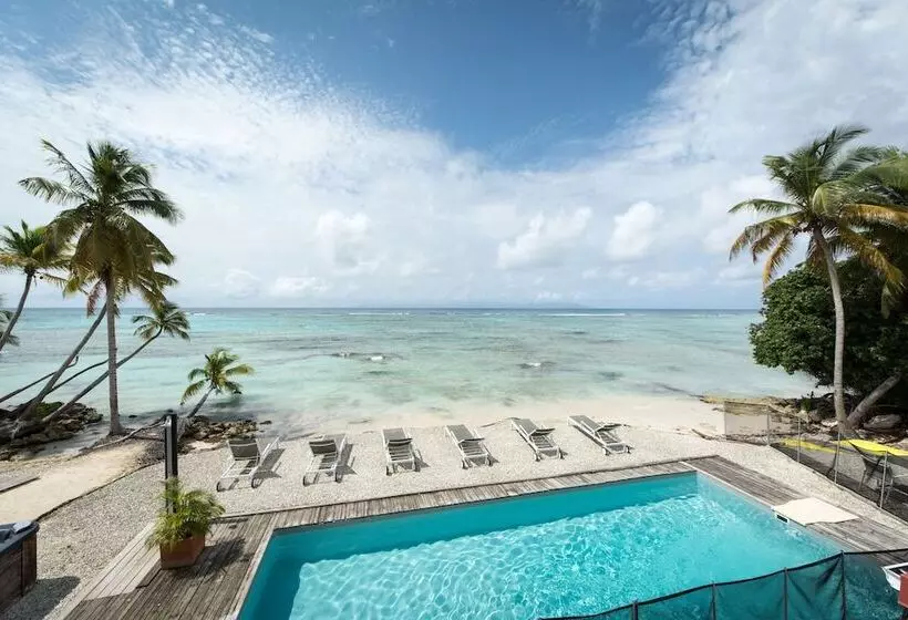 هتل Coco Beach Mariegalante