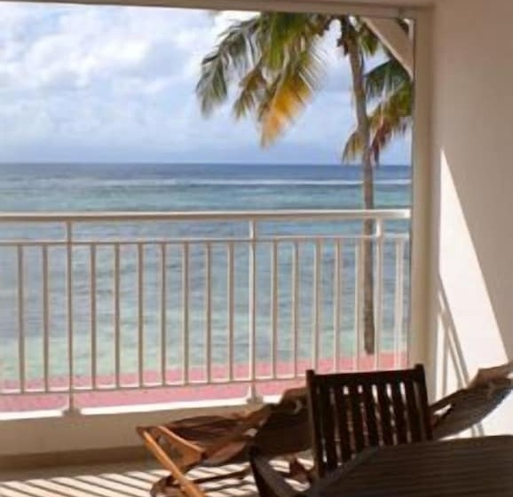 هتل Coco Beach Mariegalante