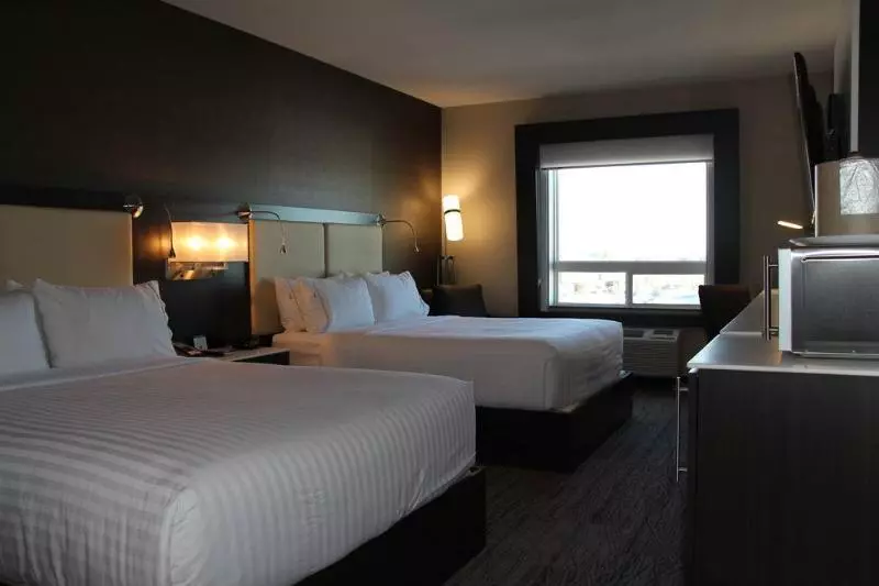 Hotel Holiday Inn Express & Suites Cold Lake, An Ihg