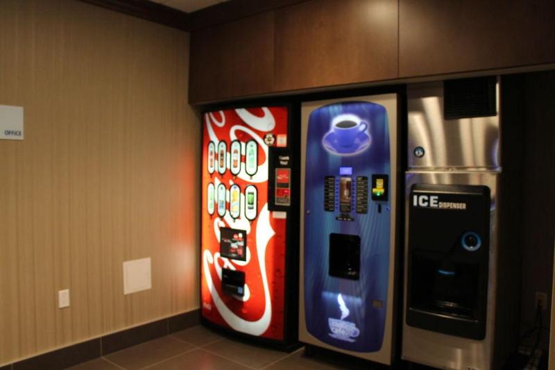 Отель Holiday Inn Express & Suites Cold Lake, An Ihg