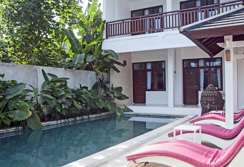 בית מלון כפרי Lombok Senggigi