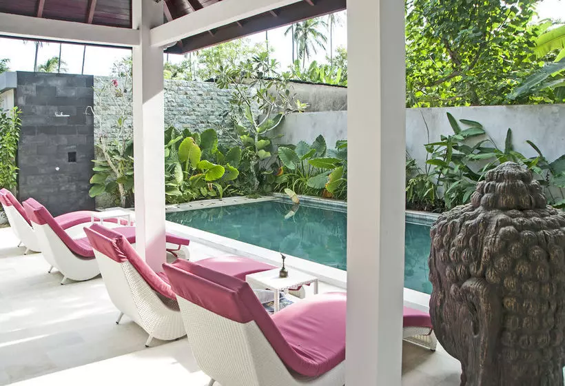 בית מלון כפרי Lombok Senggigi