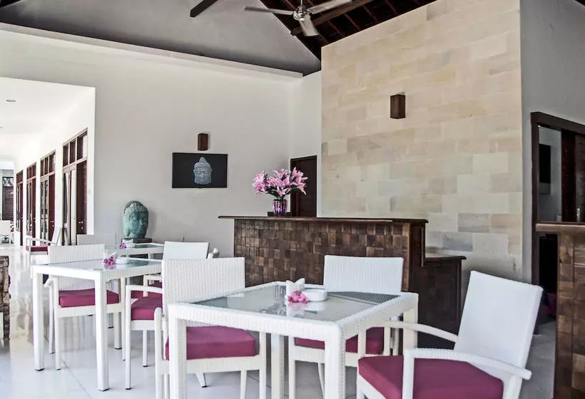 בית מלון כפרי Lombok Senggigi