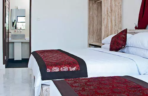 בית מלון כפרי Lombok Senggigi