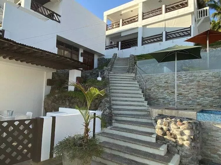 هتل Los Farallones