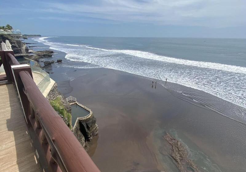 هتل Los Farallones