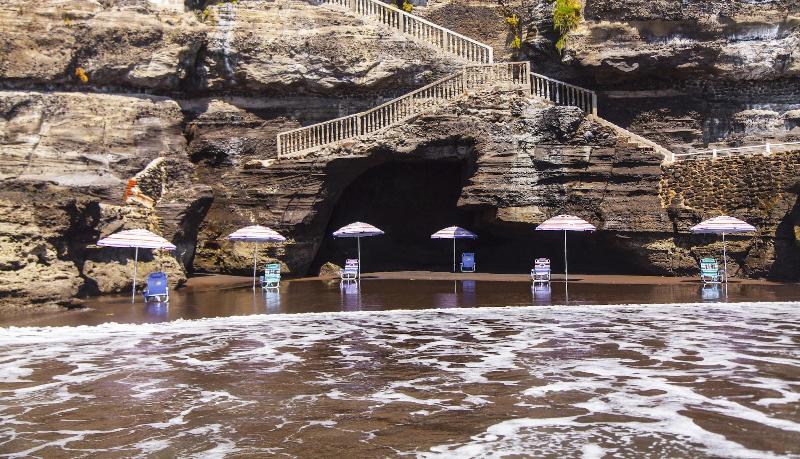 هتل Los Farallones