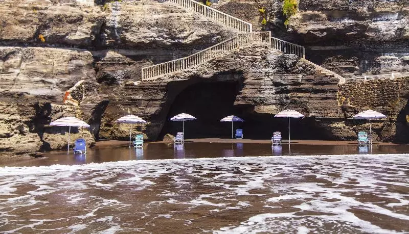 هتل Los Farallones