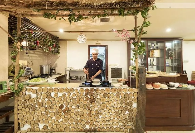 Paris Hotel & Apartment Nha Trang