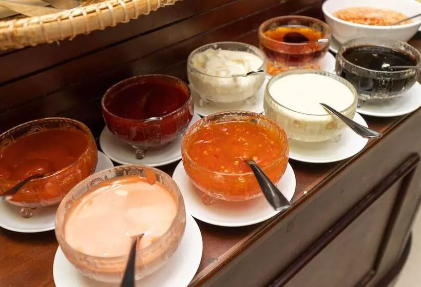 Paris Hotel & Apartment Nha Trang