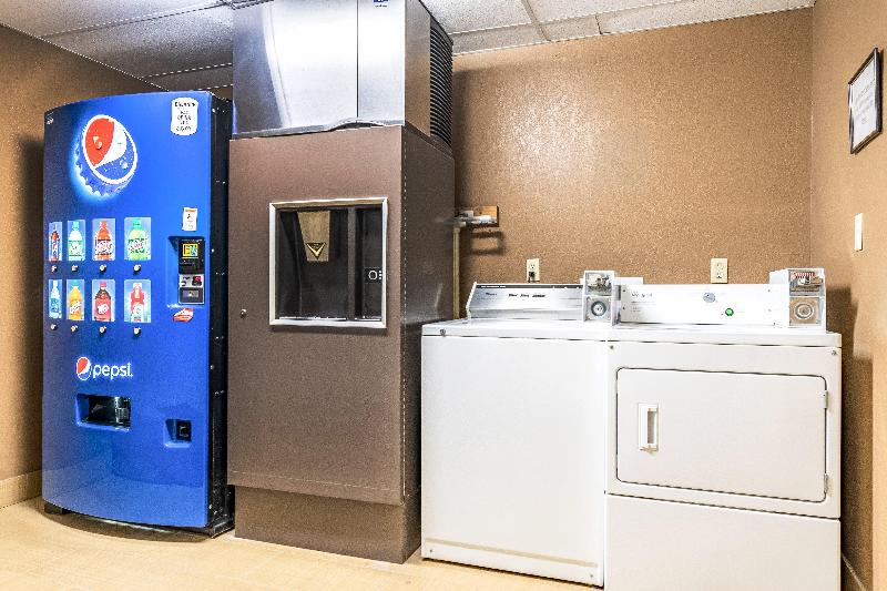 בית מלון כפרי Red Roof Inn Plus+ Huntsville