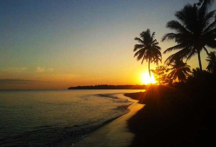 فندق Rinjani Beach Eco Resort