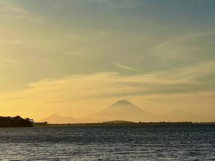 Отель Rinjani Beach Eco Resort