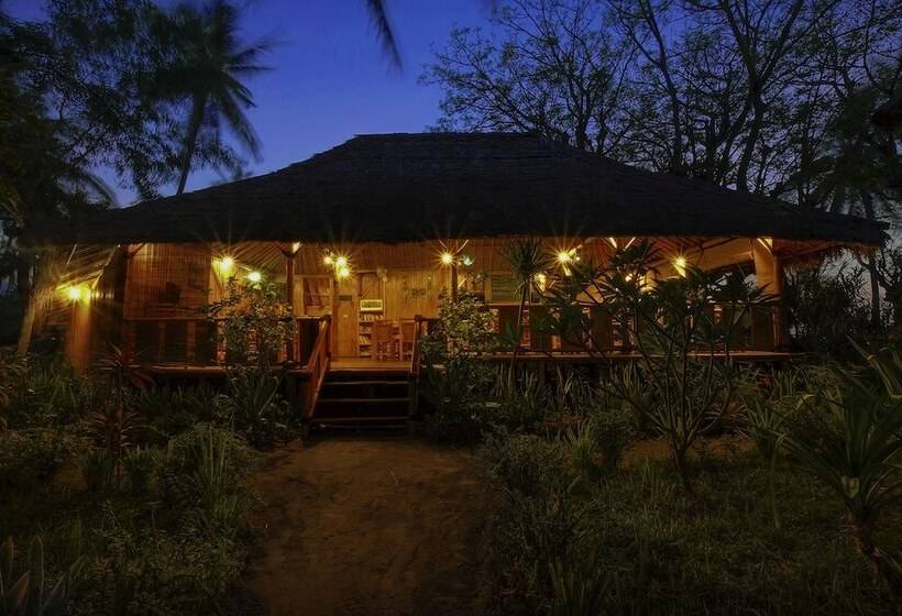 فندق Rinjani Beach Eco Resort