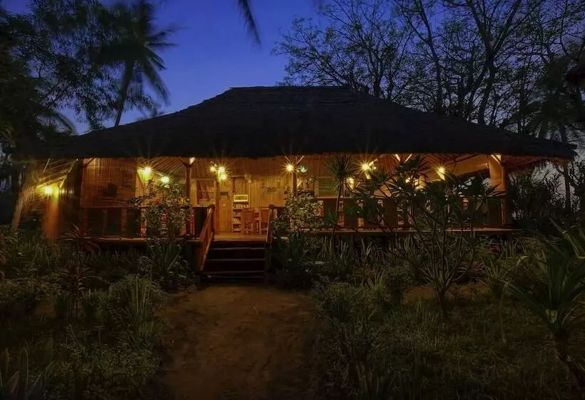 Отель Rinjani Beach Eco Resort