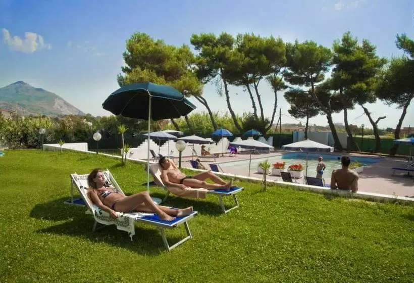 ホテル Sinuessa Terme