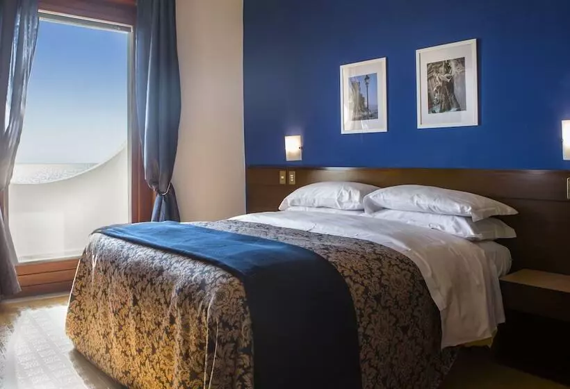 ホテル Sinuessa Terme