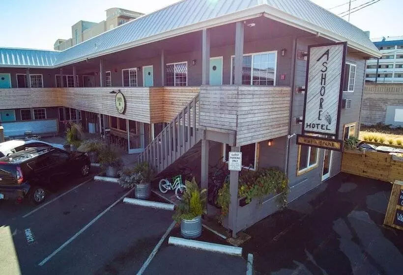 Motel Ashore
