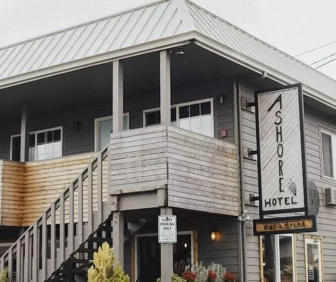 Motel Ashore