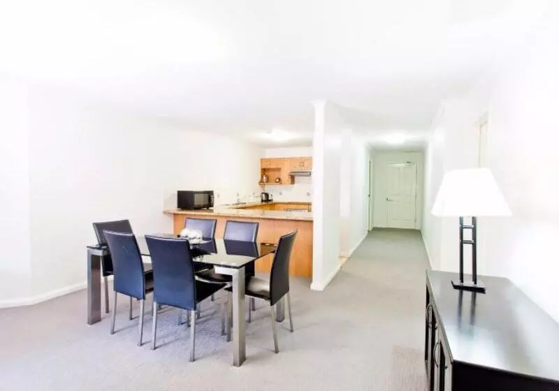 Nautilos On The Harbour