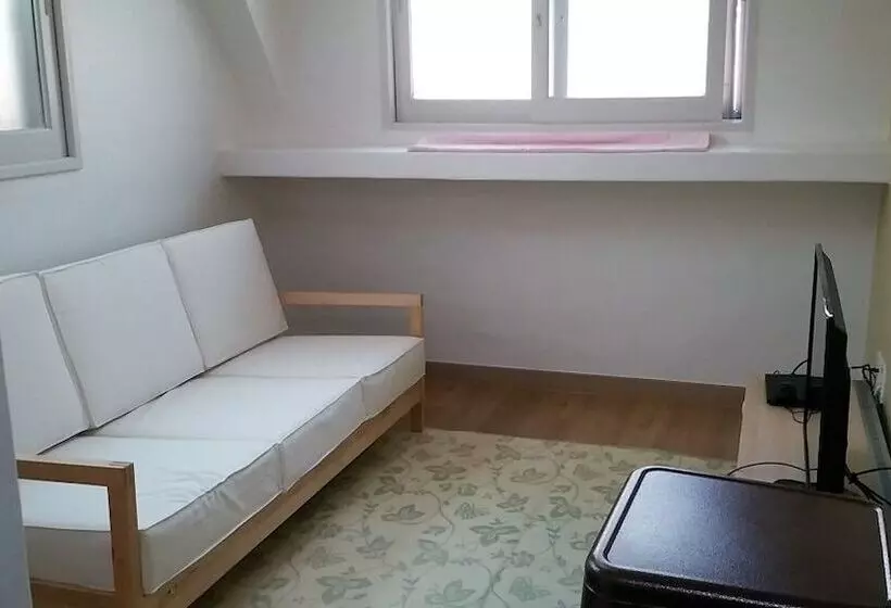 פנסיון Oxbloodk