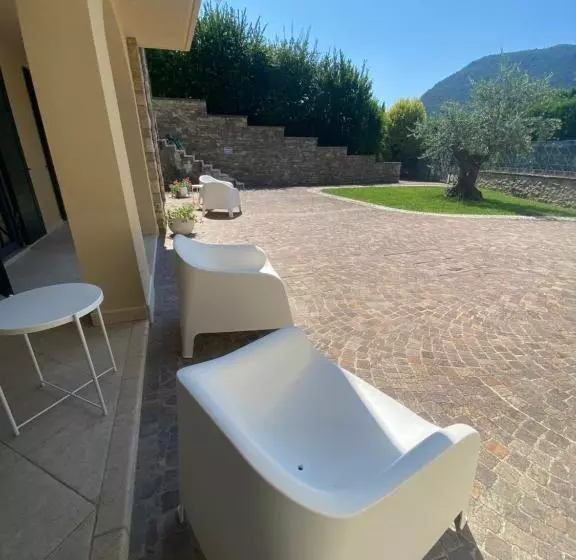 פנסיון Vela Di Soleville Camere Con E Senza Vista Lago Con Ristorante & Pizzeria