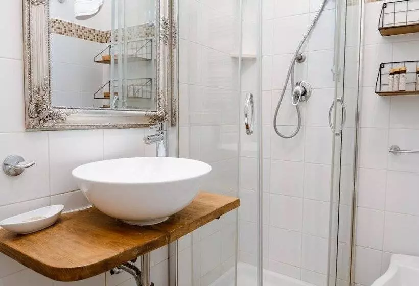 مبيت وإفطار Le 5 Terre La Spezia