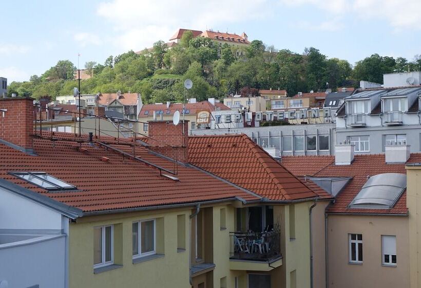 Eel Accommodation Brno