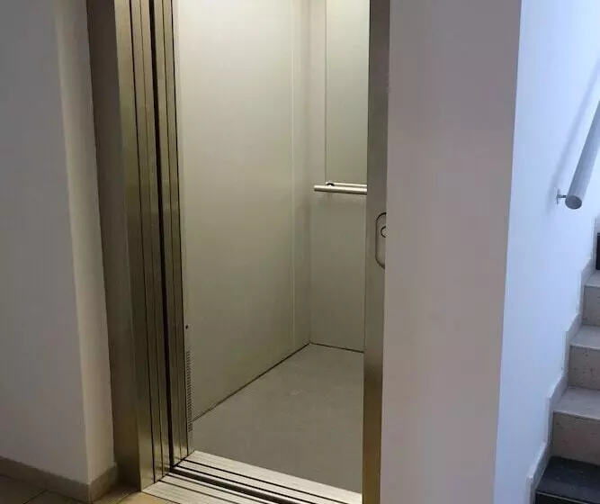 Eel Accommodation Brno