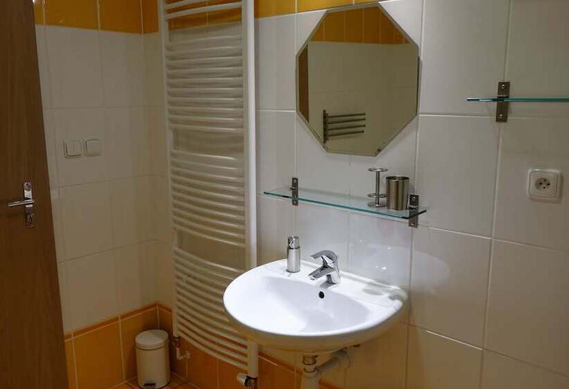 Eel Accommodation Brno