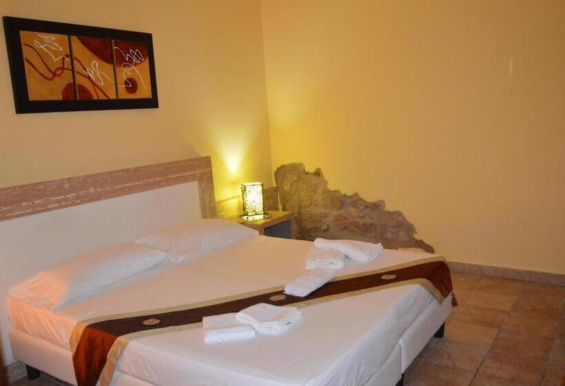 Отель Butterfly Accommodation