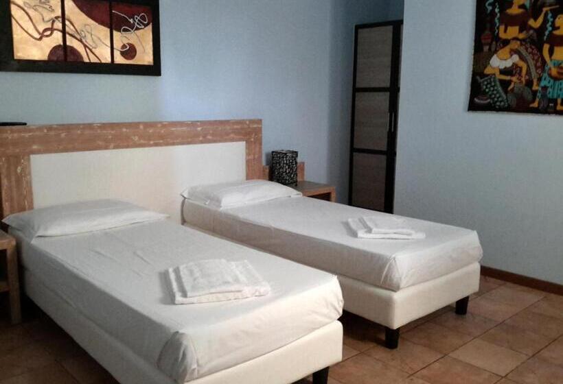 Отель Butterfly Accommodation