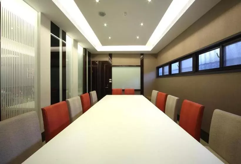 هتل 宜都大飯店 Idol