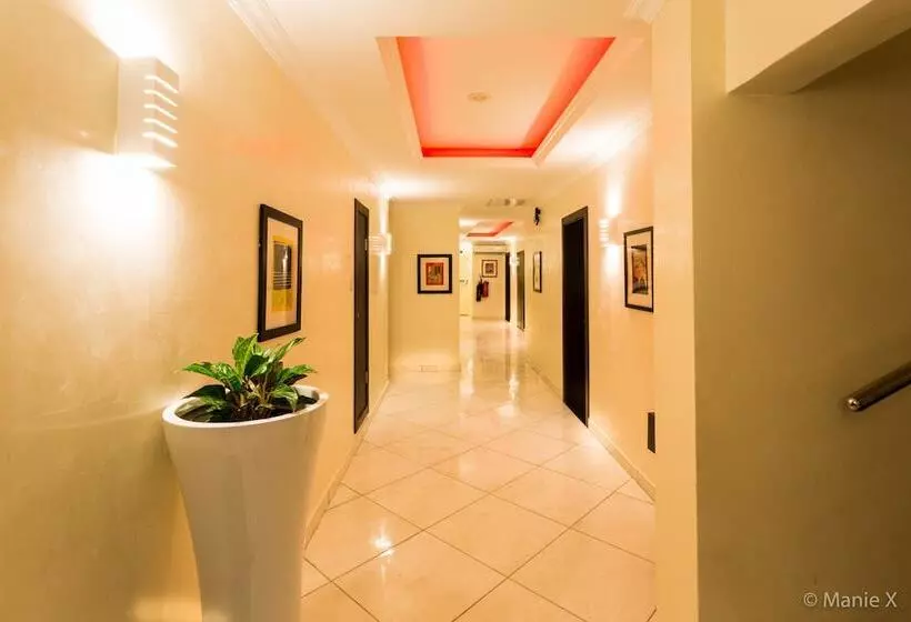 هتل Morning Side Suites Etim Inyang