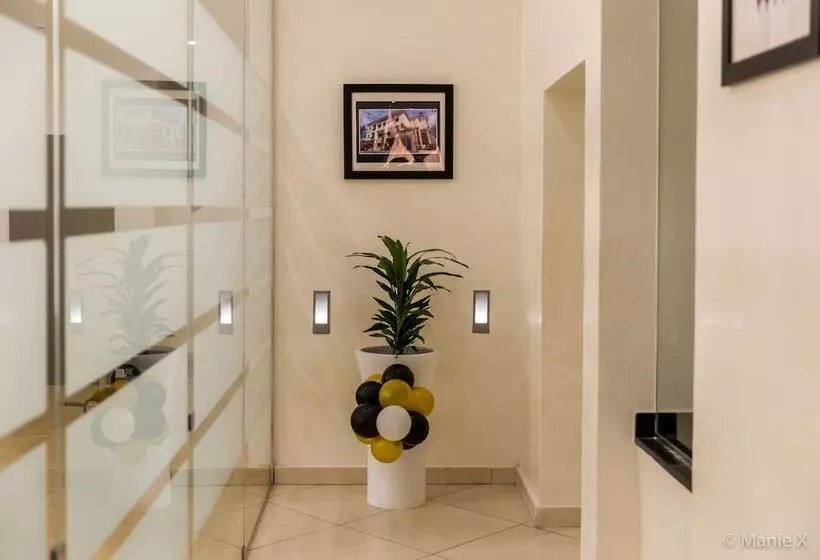 هتل Morning Side Suites Etim Inyang