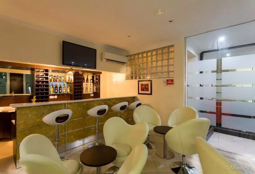 هتل Morning Side Suites Etim Inyang