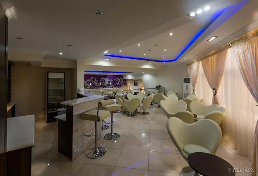 هتل Morning Side Suites Etim Inyang