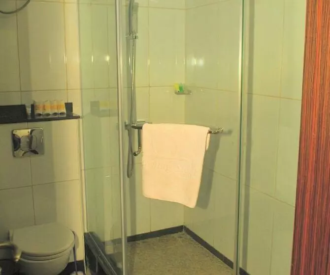 هتل Morning Side Suites Etim Inyang