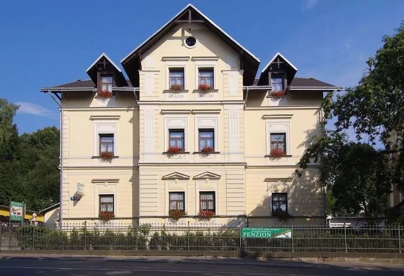 هتل Penzion Jasmín
