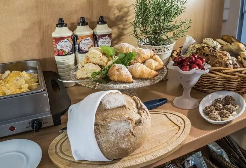 هتل Penzion Jasmín