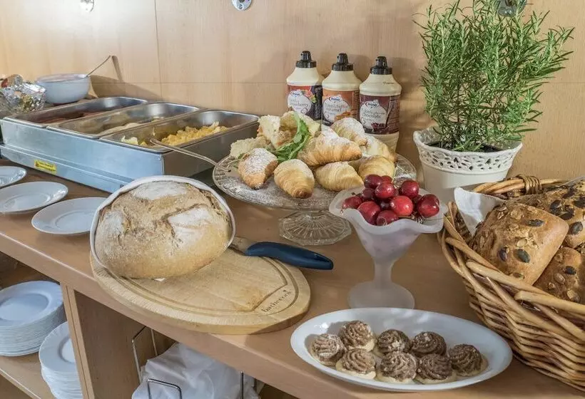 هتل Penzion Jasmín