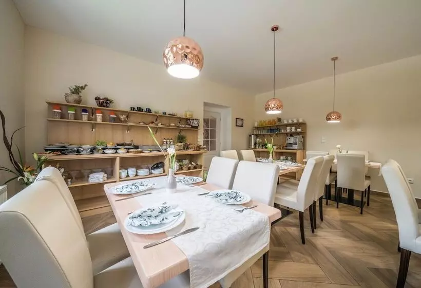 هتل Penzion Jasmín