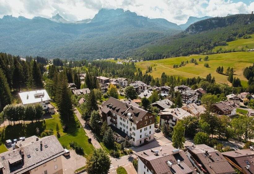 ホテル Serena Cortina