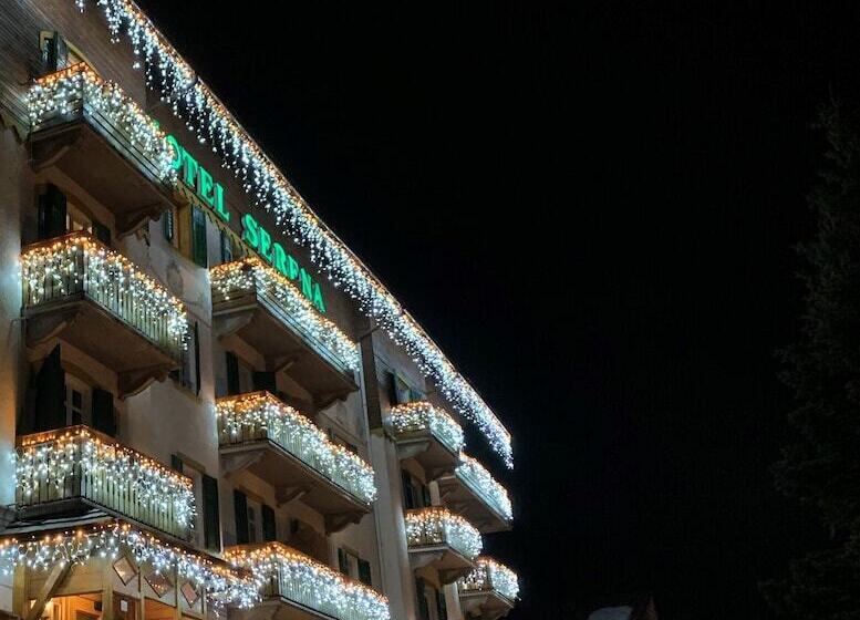 ホテル Serena Cortina